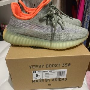 AUTHENTIC YEEZY 350 ASRIEL